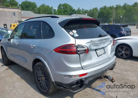 2018 Porsche Cayenne Platinum Edition z USA, uszkodzony, nr VIN WP1AA2A24JKA07227